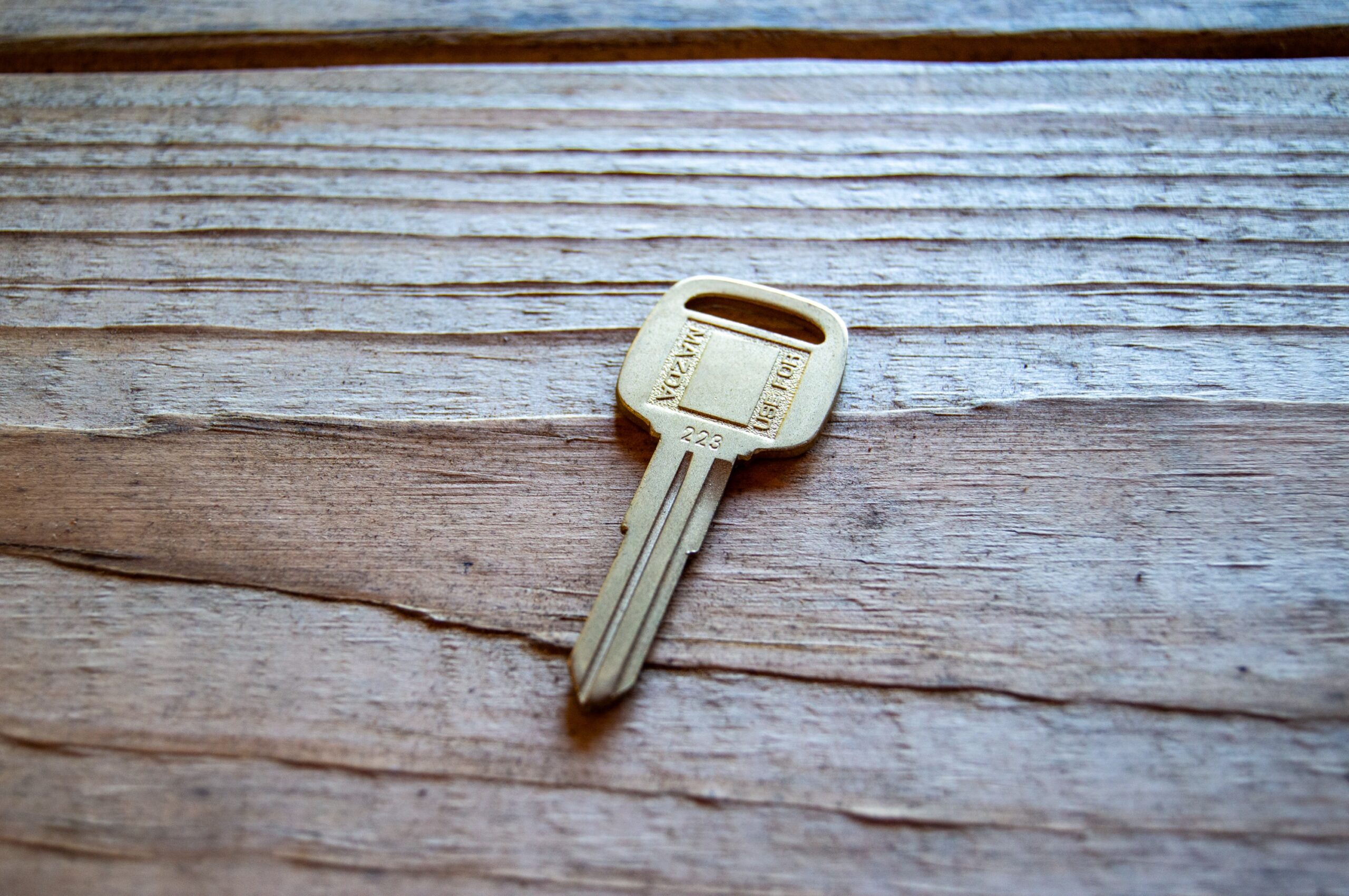Royal Clover M223 "Use For Mazda" Key Blank - Image 3