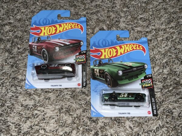 Triumph TR6 "HW Race Day" 1/10 (Assorted) Hot Wheels